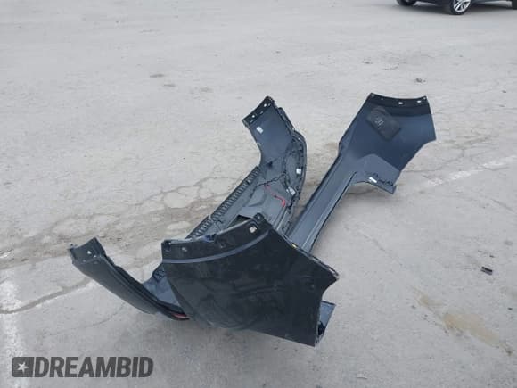 ✅ 2025 Volkswagen Atlas SE • VIN: 1V2HE2CA1SC228030 • Lot: 43715964. Listed on IAAI with 11,326 mi. Free auction sales archive from the USA and detailed vehicle history report at DreamBid. Image 12.