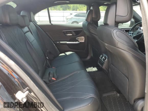 ✅ 2025 Mercedes-Benz C 63 S AMG E Performance • VIN: W1KAF8AB6SR254754 • Lot: 66328055. Wystawiony na Copart z przebiegiem 12 281 mil. Bezpłatny archiwum sprzedaży aukcyjnych z USA i szczegółowy raport historii pojazdu na DreamBid. Zdjęcie 10.