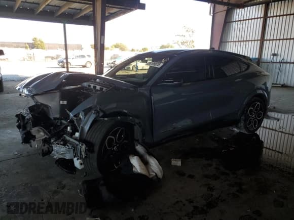 ✅ 2023 Ford Mustang Mach-E GT • VIN: 3FMTK4SEXPMA38605 • Lot: 86195875. Wystawiony na Copart z przebiegiem 36 074 mil. Bezpłatny archiwum sprzedaży aukcyjnych z USA i szczegółowy raport historii pojazdu na DreamBid. Zdjęcie 1.