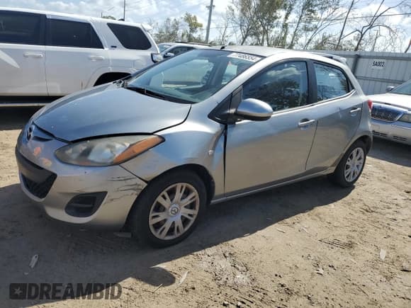 ✅ 2011 Mazda 2 Sport • VIN: JM1DE1HY5B0129485 • Лот: 77486554. Опубликован ранее на Copart с пробегом 121 274 миль. Бесплатный доступ к архиву аукционных продаж из США и подробный отчёт об истории автомобиля на DreamBid. Изображение 1.