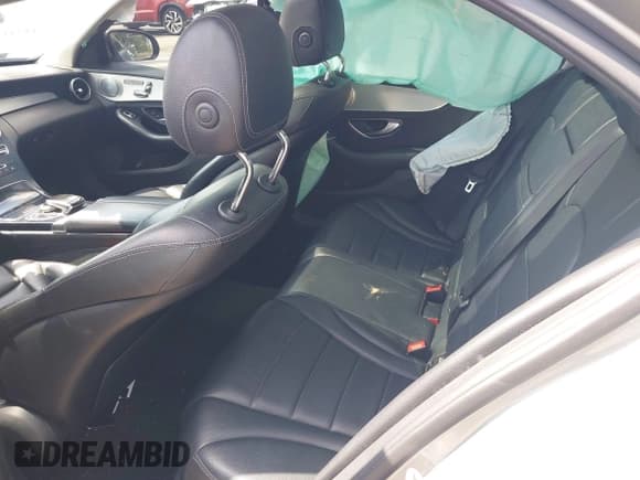 ✅ 2016 Mercedes-Benz C 300 • VIN: 55SWF4KB1GU135738 • Lot: 42741281. Wystawiony na IAAI z przebiegiem 140 003 mil. Bezpłatny archiwum sprzedaży aukcyjnych z USA i szczegółowy raport historii pojazdu na DreamBid. Zdjęcie 8.