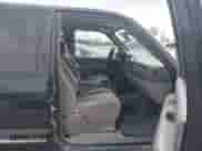 2005 Chevrolet Tahoe LS с VIN 1GNEC13Z15R203115, выставлен на аукционе IAAI как лот 43572478 с пробегом 215 996 миль миль и . История ставок и продаж доступна на DreamBid. Изображение 5.