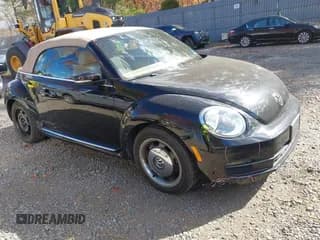 ✅ 2013 Volkswagen Beetle 2.5L • VIN: 3VW5P7AT5DM800733 • Lot: 43569934. Wystawiony na IAAI z przebiegiem 101 836 mil. Bezpłatny archiwum sprzedaży aukcyjnych z USA i szczegółowy raport historii pojazdu na DreamBid. Zdjęcie 1.