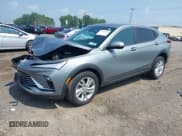 ✅ 2024 Buick Envista Preferred • VIN: KL47LAE23RB038436 • Lot: 42744386. Wystawiony na IAAI z przebiegiem 21 254 mil. Bezpłatny archiwum sprzedaży aukcyjnych z USA i szczegółowy raport historii pojazdu na DreamBid. Zdjęcie 2.