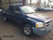 ✅ 2005 Dodge Dakota ST • VIN: 1D7HE28K85S147304 • Lot: 41202595. Wystawiony na IAAI z przebiegiem 209 017 mil. Bezpłatny archiwum sprzedaży aukcyjnych z USA i szczegółowy raport historii pojazdu na DreamBid. Zdjęcie 1.