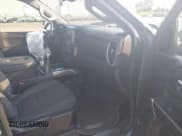 ✅ 2019 Chevrolet Silverado 1500 RST • VIN: 1GCRYEED8KZ353738 • Lot: 40343310. Wystawiony na IAAI z przebiegiem 96 077 mil. Bezpłatny archiwum sprzedaży aukcyjnych z USA i szczegółowy raport historii pojazdu na DreamBid. Zdjęcie 5.