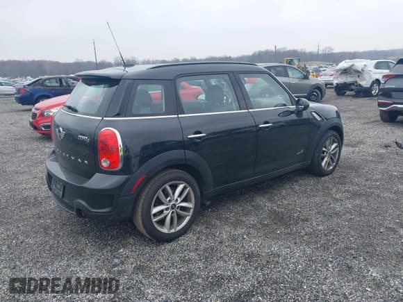 ✅ 2014 MINI Countryman S • VIN: WMWZC5C51EWP37180 • Лот: 43757379. Опубликован ранее на IAAI с пробегом 108 597 миль. Бесплатный доступ к архиву аукционных продаж из США и подробный отчёт об истории автомобиля на DreamBid. Изображение 4.