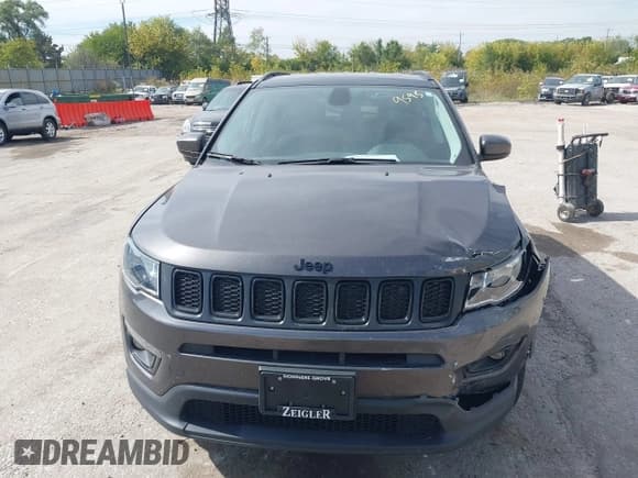 ✅ 2019 Jeep Compass Latitude • VIN: 3C4NJDBB0KT713589 • Lot: 43329595. Listed on IAAI with 31,475 mi. Free auction sales archive from the USA and detailed vehicle history report at DreamBid. Image 12.