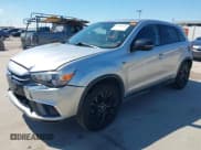 ✅ 2018 Mitsubishi Outlander ES • VIN: JA4AR3AU7JU004161 • Lot: 43094528. Wystawiony na IAAI z przebiegiem 73 689 mil. Bezpłatny archiwum sprzedaży aukcyjnych z USA i szczegółowy raport historii pojazdu na DreamBid. Zdjęcie 2.