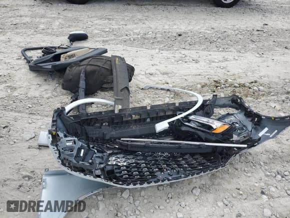 ✅ 2022 Audi Q5 Sportback S line Premium Plus • VIN: WA15AAFY2N2049972 • Lot: 56050245. Listed on Copart with 42,730 mi. Free auction sales archive from the USA and detailed vehicle history report at DreamBid. Image 13.