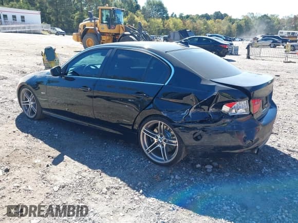 ✅ 2011 BMW 3 Series 335d • VIN: WBAPN7C59BA950562 • Лот: 43475793. Опубликован ранее на IAAI с пробегом 120 800 миль. Бесплатный доступ к архиву аукционных продаж из США и подробный отчёт об истории автомобиля на DreamBid. Изображение 3.