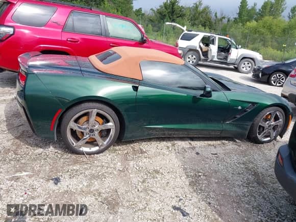 2014 Chevrolet Corvette Z51 3LT z VIN 1G1YM3D70E5400451, wystawiony jako IAAI lot #42990225 z przebiegiem Nie podano mil oraz . Historia ofert i sprzedaży dostępna na DreamBid. Obrazek 12.