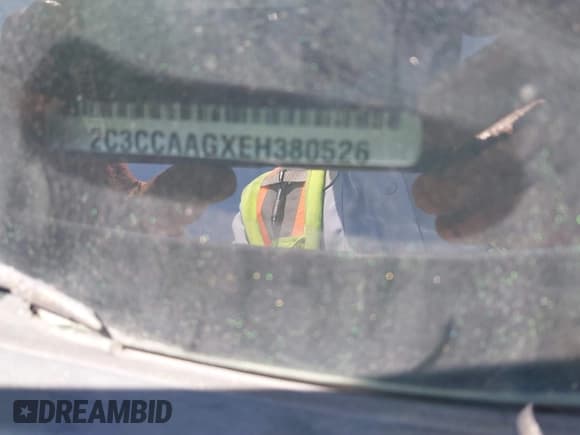 ✅ 2014 Chrysler 300 • VIN: 2C3CCAAGXEH380526 • Lot: 43157950. Wystawiony na IAAI z przebiegiem 201 644 mil. Bezpłatny archiwum sprzedaży aukcyjnych z USA i szczegółowy raport historii pojazdu na DreamBid. Zdjęcie 9.