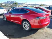 ✅ 2015 Tesla Model S 85D • VIN: 5YJSA1H29FFP80060 • Lot: 43520878. Wystawiony na IAAI z przebiegiem 130 463 mil. Bezpłatny archiwum sprzedaży aukcyjnych z USA i szczegółowy raport historii pojazdu na DreamBid. Zdjęcie 3.