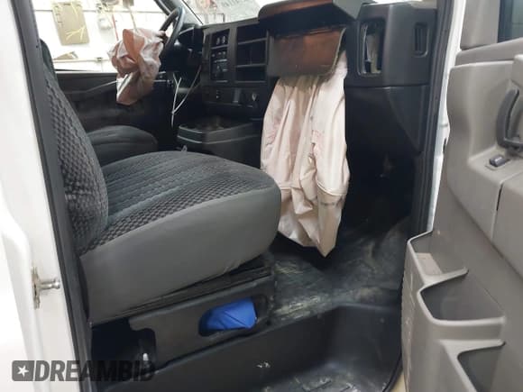 ✅ 2022 Chevrolet Express Cargo • VIN: 1GCWGAFP7N1195564 • Lot: 42741149. Listed on IAAI with 28,884 mi. Free auction sales archive from the USA and detailed vehicle history report at DreamBid. Image 5.