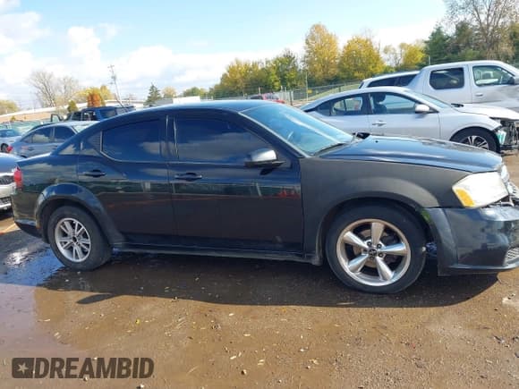 ✅ 2012 Dodge Avenger SXT • VIN: 1C3CDZCB1CN312794 • Lot: 43579656. Wystawiony na IAAI z przebiegiem 250 345 mil. Bezpłatny archiwum sprzedaży aukcyjnych z USA i szczegółowy raport historii pojazdu na DreamBid. Zdjęcie 13.