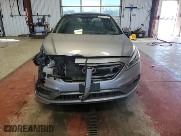 ✅ 2016 Hyundai Sonata Limited • VIN: 5NPE34AF3GH423482 • Lot: 82384615. Listed on Copart with 121,307 mi. Free auction sales archive from the USA and detailed vehicle history report at DreamBid. Image 5.