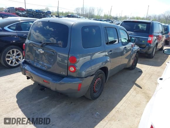 ✅ 2008 Chevrolet HHR LS • VIN: 3GNCA13DX8S716401 • Lot: 42102680. Listed on IAAI with 221,811 mi. Free auction sales archive from the USA and detailed vehicle history report at DreamBid. Image 4.