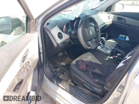 2016 Chevrolet Cruze LS with VIN 1G1PL5SH5G7200226, listed as a IAAI auction lot 42825626 with 136,907 mi miles and . Bid and sale history available at DreamBid. Image 5.