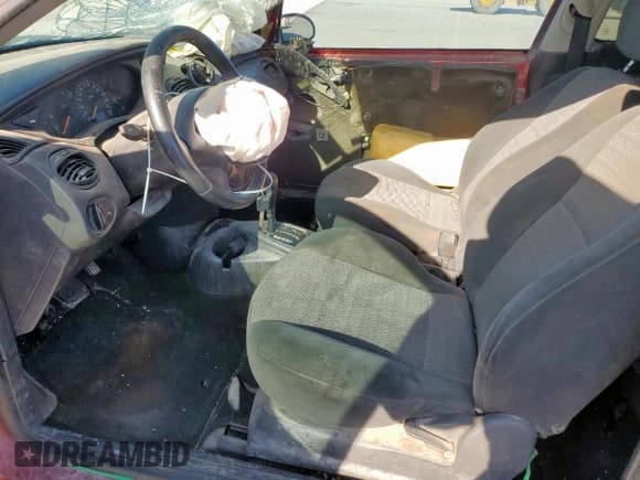 ✅ 2000 Ford Focus ZX3 • VIN: 3FAFP313XYR101516 • Lot: 51911325. Wystawiony na Copart z przebiegiem 180 653 mil. Bezpłatny archiwum sprzedaży aukcyjnych z USA i szczegółowy raport historii pojazdu na DreamBid. Zdjęcie 7.