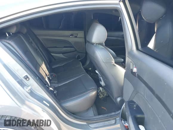 2018 Hyundai Elantra Sport с VIN KMHD04LB8JU596762, выставлен на аукционе IAAI как лот 40940152 с пробегом 141 799 миль миль и . История ставок и продаж доступна на DreamBid. Изображение 8.