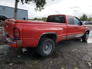 1998 Dodge 3500 z VIN 1B7MC33D2WJ134262, wystawiony jako Copart lot #77394114 z przebiegiem 178 056 mil mil oraz Szkoda całkowita • Salvage title. Historia ofert i sprzedaży dostępna na DreamBid. Obrazek 3.