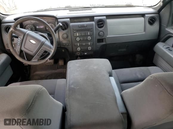 ✅ 2014 Ford F-150 XL • VIN: 1FTVX1EF6EKG10596 • Lot: 72131554. Wystawiony na Copart z przebiegiem 216 483 mil. Bezpłatny archiwum sprzedaży aukcyjnych z USA i szczegółowy raport historii pojazdu na DreamBid. Zdjęcie 8.