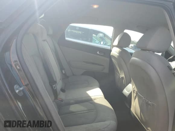 ✅ 2018 Kia Optima LX • VIN: 5XXGT4L34JG234662 • Lot: 56364805. Listed on Copart with 182,574 mi. Free auction sales archive from the USA and detailed vehicle history report at DreamBid. Image 10.