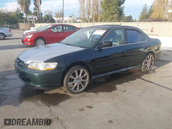 ✅ 2002 Honda Accord SE • VIN: 1HGCG668X2A154027 • Lot: 43826212. Listed on IAAI with 177,887 mi. Free auction sales archive from the USA and detailed vehicle history report at DreamBid. Image 2.