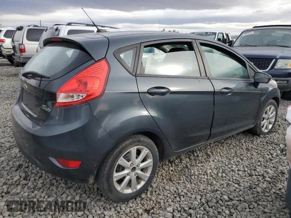 ✅ 2011 Ford Fiesta SE • VIN: 3FADP4EJ3BM178772 • Lot: 42872205. Wystawiony na Copart z przebiegiem 174 240 mil. Bezpłatny archiwum sprzedaży aukcyjnych z USA i szczegółowy raport historii pojazdu na DreamBid. Zdjęcie 3.