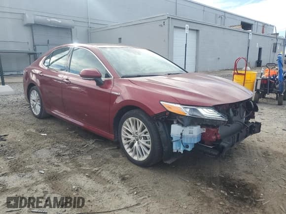 ✅ 2020 Toyota Camry Hybrid XLE • VIN: 4T1F31AK0LU529528 • Lot: 90781665. Listed on Copart with 26,480 mi. Free auction sales archive from the USA and detailed vehicle history report at DreamBid. Image 4.