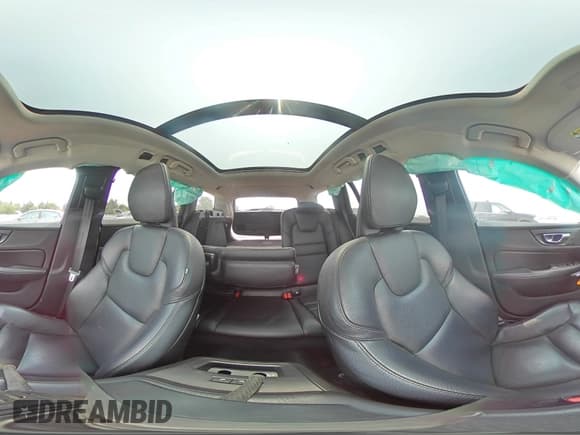 ✅ 2021 Volvo V60 • VIN: YV4102WK7M1068799 • Lot: 60121295. Wystawiony na Copart z przebiegiem 68 590 mil. Bezpłatny archiwum sprzedaży aukcyjnych z USA i szczegółowy raport historii pojazdu na DreamBid. Zdjęcie 15.