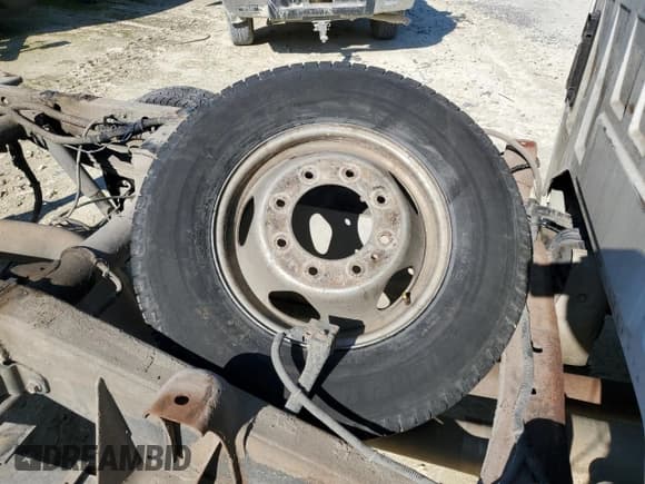 ✅ 2012 GMC Sierra 3500HD Denali • VIN: 1GT426C89CF241590 • Лот: 73674634. Опубликован ранее на Copart с пробегом 343 521 миль. Бесплатный доступ к архиву аукционных продаж из США и подробный отчёт об истории автомобиля на DreamBid. Изображение 12.