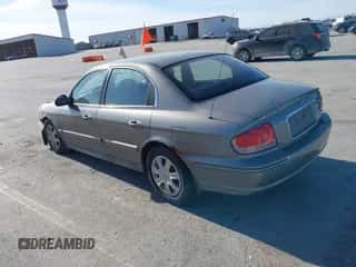 ✅ 2003 Hyundai Sonata • VIN: KMHWF25S03A877600 • Лот: 42247620. Размещён на IAAI с пробегом 85 392 миль миль. Получите бесплатный доступ к архиву аукционных продаж из США и посмотрите подробный отчёт об истории автомобиля на DreamBid. Изображение 3.