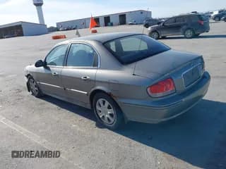 ✅ 2003 Hyundai Sonata • VIN: KMHWF25S03A877600 • Lot: 42247620. Wystawiony na IAAI z przebiegiem 85 392 mil. Bezpłatny archiwum sprzedaży aukcyjnych z USA i szczegółowy raport historii pojazdu na DreamBid. Zdjęcie 3.