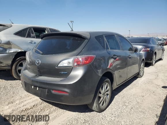 ✅ 2013 Mazda 3 i Touring • VIN: JM1BL1LP2D1816870 • Лот: 66052155. Опубликован ранее на Copart с пробегом 119 581 миль. Бесплатный доступ к архиву аукционных продаж из США и подробный отчёт об истории автомобиля на DreamBid. Изображение 3.