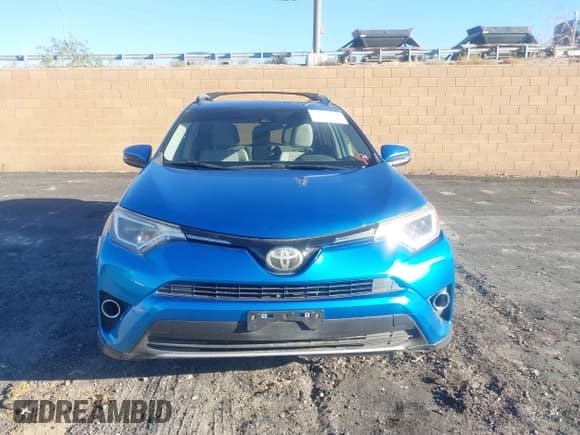 ✅ 2018 Toyota RAV4 XLE • VIN: JTMWFREV3JJ725539 • Lot: 43540960. Listed on IAAI with 76,915 mi. Free auction sales archive from the USA and detailed vehicle history report at DreamBid. Image 12.