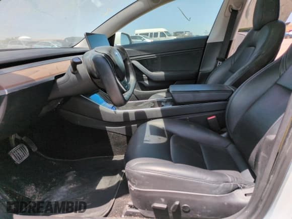 ✅ 2018 Tesla Model 3 Long Range Battery • VIN: 5YJ3E1EB0JF092373 • Lot: 63265235. Wystawiony na Copart z przebiegiem 125 671 mil. Bezpłatny archiwum sprzedaży aukcyjnych z USA i szczegółowy raport historii pojazdu na DreamBid. Zdjęcie 7.