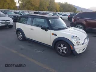 ✅ 2008 MINI Clubman • VIN: WMWML33578TP97081 • Lot: 43576031. Wystawiony na IAAI z przebiegiem 89 895 mil. Bezpłatny archiwum sprzedaży aukcyjnych z USA i szczegółowy raport historii pojazdu na DreamBid. Zdjęcie 1.