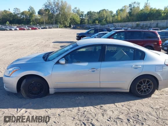 ✅ 2011 Nissan Altima S • VIN: 1N4AL2AP5BN484388 • Lot: 43339530. Wystawiony na IAAI z przebiegiem 161 336 mil. Bezpłatny archiwum sprzedaży aukcyjnych z USA i szczegółowy raport historii pojazdu na DreamBid. Zdjęcie 14.