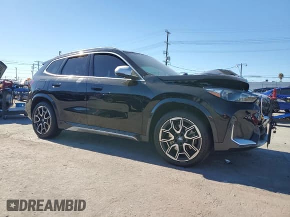 ✅ 2023 BMW X1 xDrive28i • VIN: WBX73EF07P5X56080 • Lot: 82502915. Wystawiony na Copart z przebiegiem 37 945 mil. Bezpłatny archiwum sprzedaży aukcyjnych z USA i szczegółowy raport historii pojazdu na DreamBid. Zdjęcie 4.