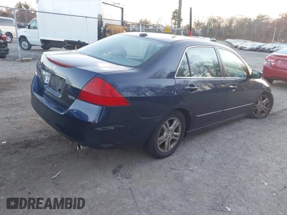 ✅ 2006 Honda Accord EX-L • VIN: 1HGCM568X6A033362 • Lot: 43717032. Listed on IAAI with 183,253 mi. Free auction sales archive from the USA and detailed vehicle history report at DreamBid. Image 4.