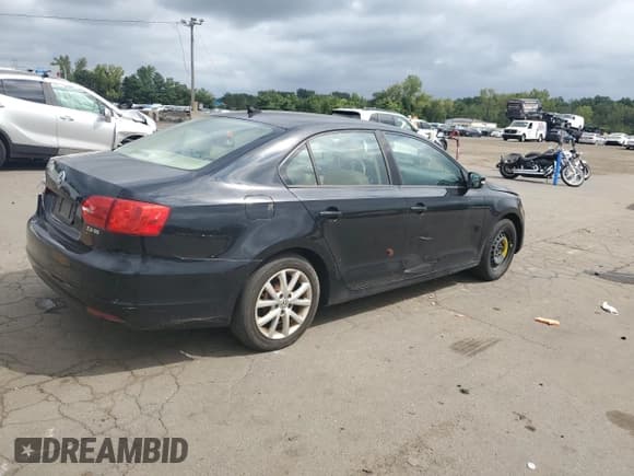 ✅ 2012 Volkswagen Jetta SE • VIN: 3VWBP7AJ7CM319057 • Lot: 69726045. Listed on Copart with 120,852 mi. Free auction sales archive from the USA and detailed vehicle history report at DreamBid. Image 3.