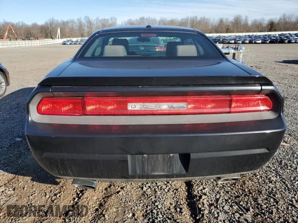 ✅ 2010 Dodge Challenger R/T Classic • VIN: 2B3CJ5DT7AH223971 • Lot: 48508455. Wystawiony na Copart z przebiegiem 179 573 mil. Bezpłatny archiwum sprzedaży aukcyjnych z USA i szczegółowy raport historii pojazdu na DreamBid. Zdjęcie 6.