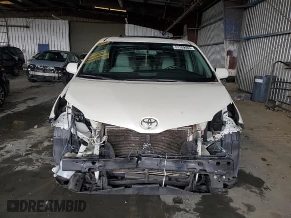 ✅ 2017 Toyota Sienna XLE Auto Access Seat • VIN: 5TDYZ3DC4HS875640 • Lot: 82389965. Listed on Copart with 138,691 mi. Free auction sales archive from the USA and detailed vehicle history report at DreamBid. Image 5.