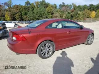 ✅ 2012 Volvo C70 T5 • VIN: YV1672MC2CJ124284 • Лот: 76554644. Опубликован ранее на Copart с пробегом 116 886 миль. Бесплатный доступ к архиву аукционных продаж из США и подробный отчёт об истории автомобиля на DreamBid. Изображение 3.