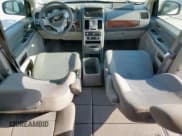 ✅ 2010 Chrysler Town & Country LX • VIN: 2A4RR2D13AR442297 • Lot: 68643815. Wystawiony na Copart z przebiegiem 86 878 mil. Bezpłatny archiwum sprzedaży aukcyjnych z USA i szczegółowy raport historii pojazdu na DreamBid. Zdjęcie 8.