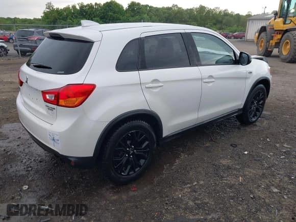 ✅ 2017 Mitsubishi Outlander ES • VIN: JA4AR3AU6HZ061609 • Lot: 42231722. Wystawiony na IAAI z przebiegiem 80 102 mil. Bezpłatny archiwum sprzedaży aukcyjnych z USA i szczegółowy raport historii pojazdu na DreamBid. Zdjęcie 4.