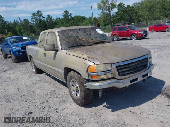 2007 GMC Sierra 1500 SLE1 with VIN 1GTEC19V77Z190323, listed as a IAAI auction lot 42326657 with 195,979 mi miles and . Bid and sale history available at DreamBid. Image 1.