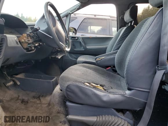 ✅ 1996 Toyota Previa • VIN: JT3GK12M6T1211334 • Lot: 90736205. Listed on Copart with 230,759 mi. Free auction sales archive from the USA and detailed vehicle history report at DreamBid. Image 7.